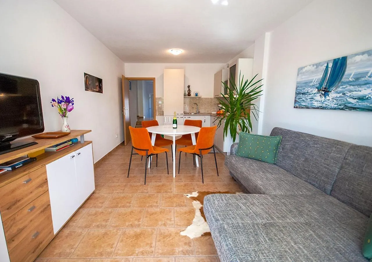 Apartmant Linda Apartment Vinkuran 0*,  Croatia