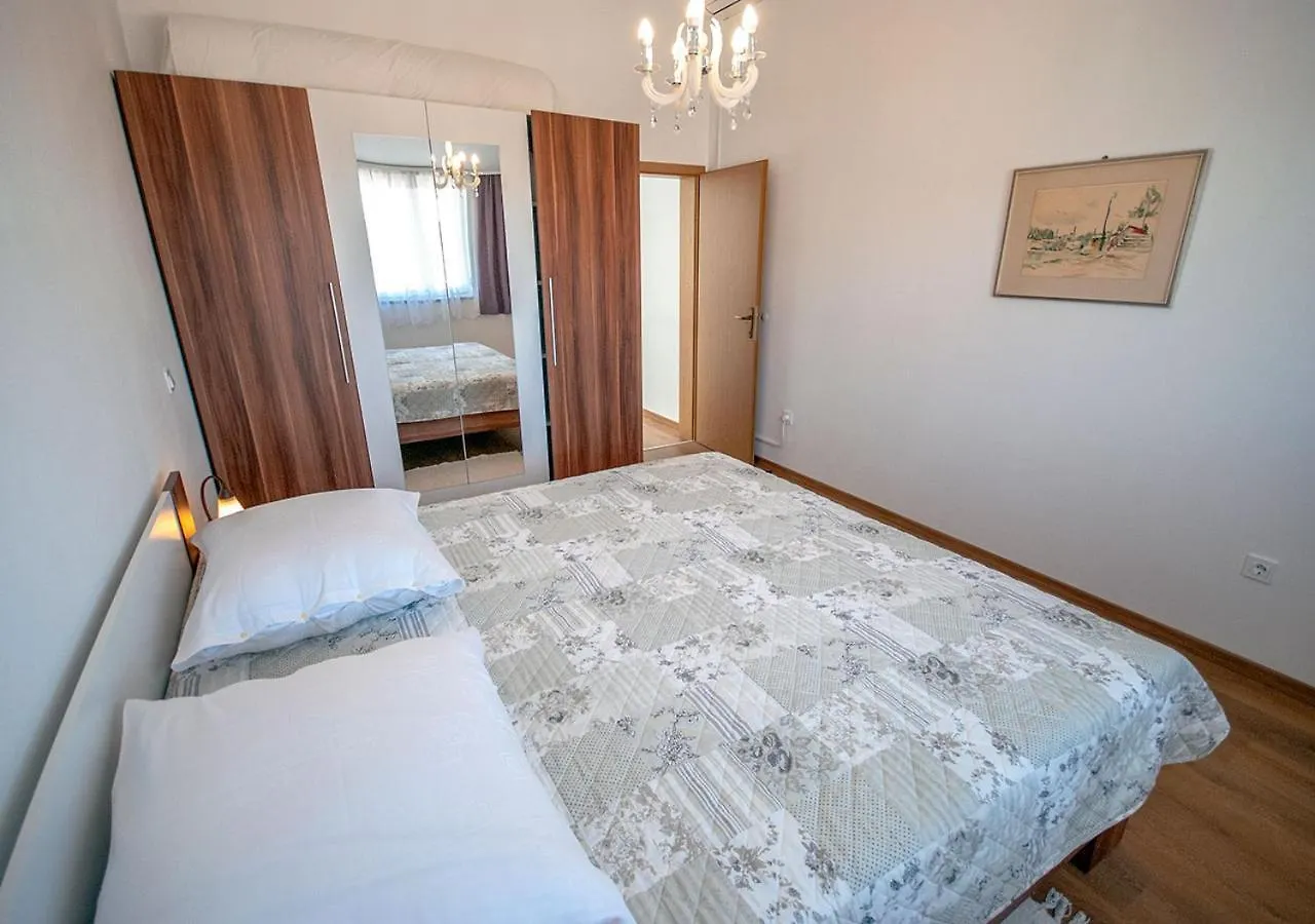 Apartmant Linda Apartment Vinkuran 0*,  Croatia