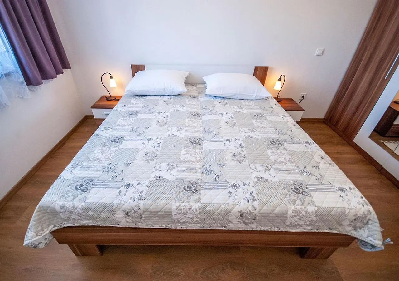 Apartmant Linda Apartment Vinkuran 0*,  Croatia